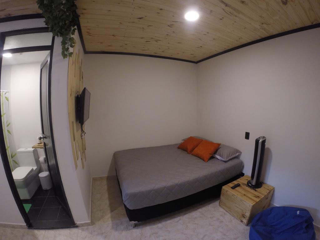 Blackpine Hostel Medellín Exterior foto