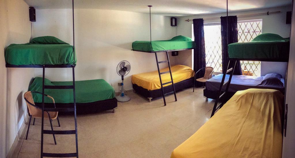 Blackpine Hostel Medellín Habitación foto