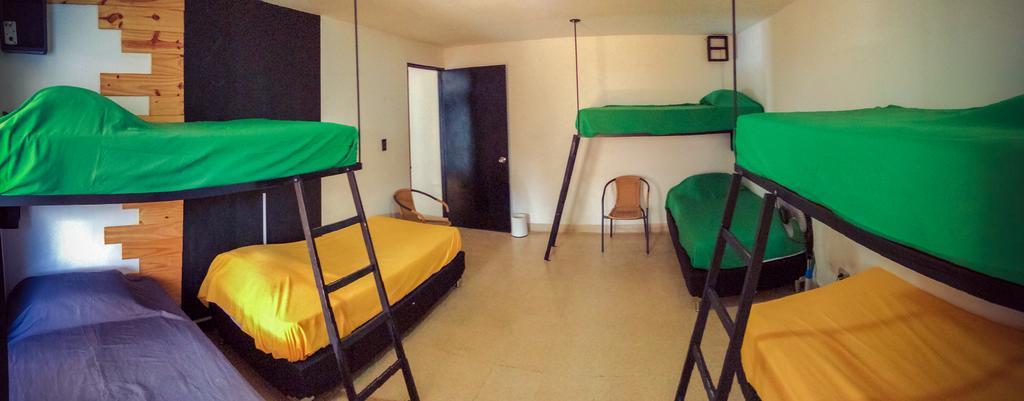 Blackpine Hostel Medellín Habitación foto